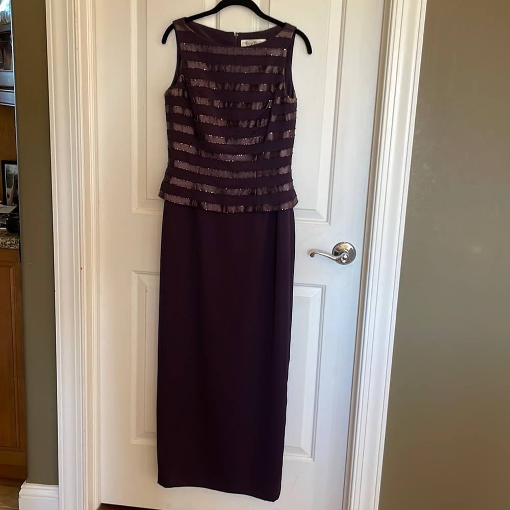 Gorgeous plum color dress only worn once.